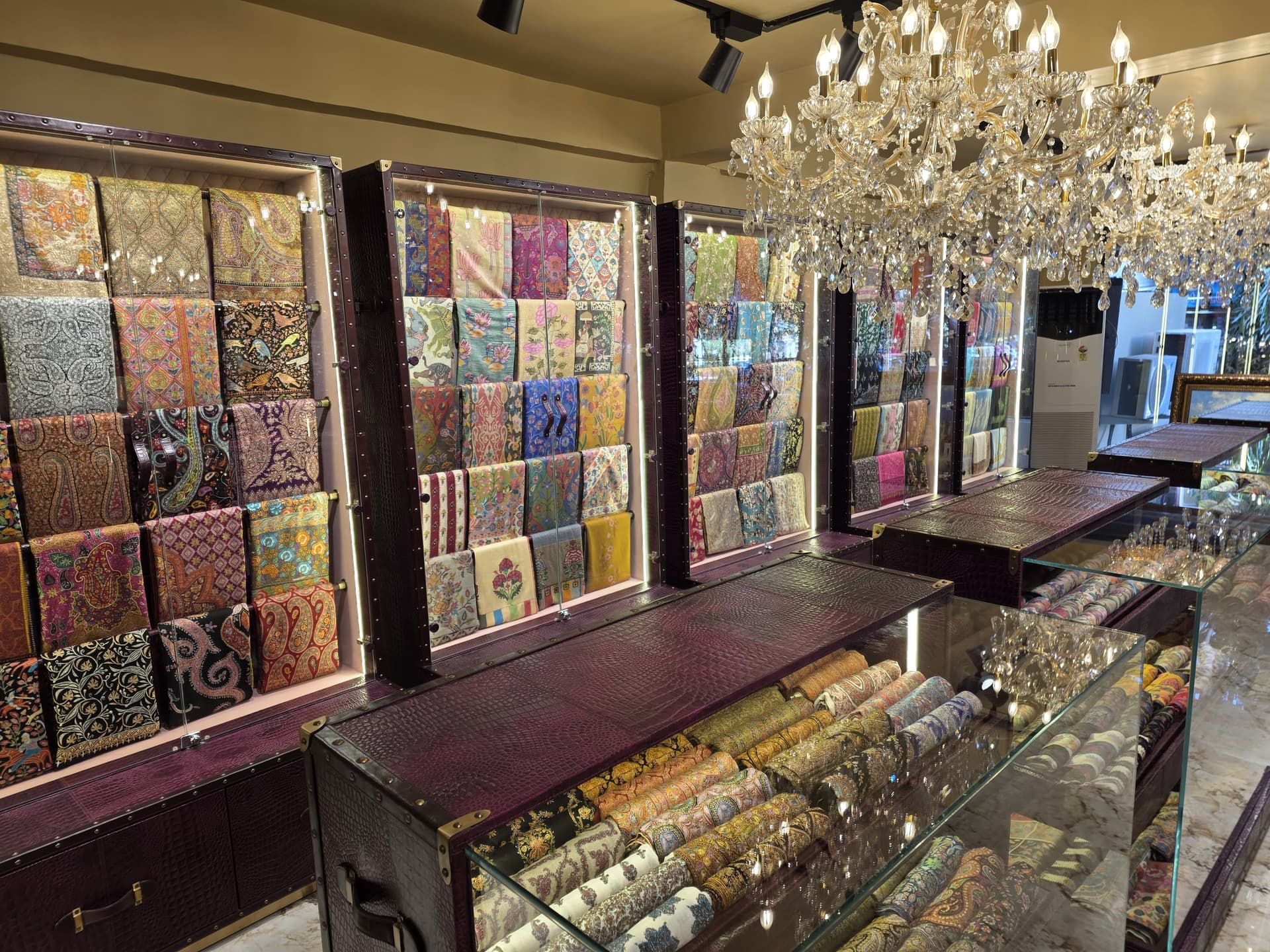 Pashmina Store Gallery 1