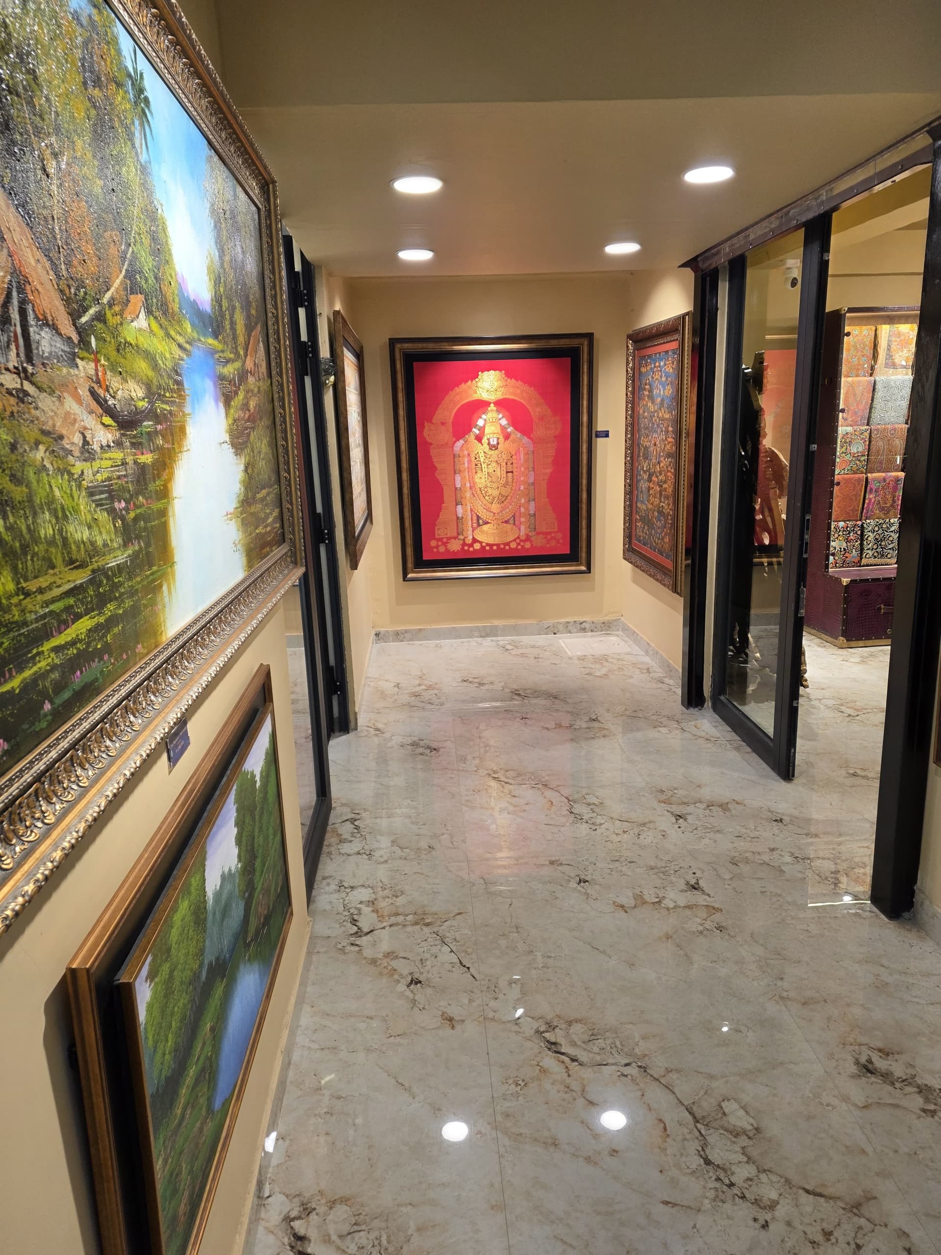 Pashmina Store Gallery 7